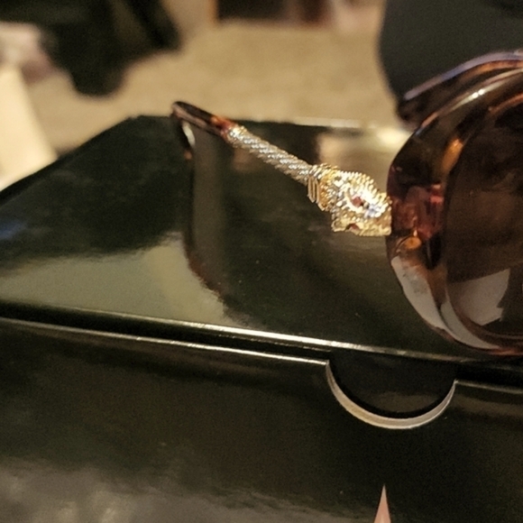 Fashion Sunglassed - Picture 7 of 15